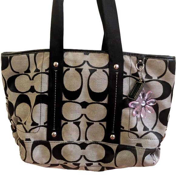 Coach F16559 Daisy Signature Jacquard Black Tote Bag Purse + Coach Charm - Picture 1 of 8